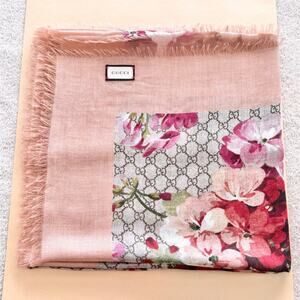 Like New: Gucci Blooms Modal Silk Shawl/Scarf, 140x140cm, Pink Floral 2016-2017